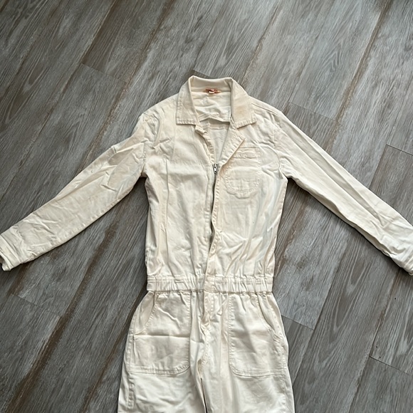 Cream jumpsuit - Picture 2 of 6